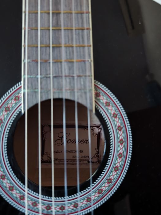 Guitarra Clássica Gomez GOMEZ001/BK (Preta) – Como Nova + Saco