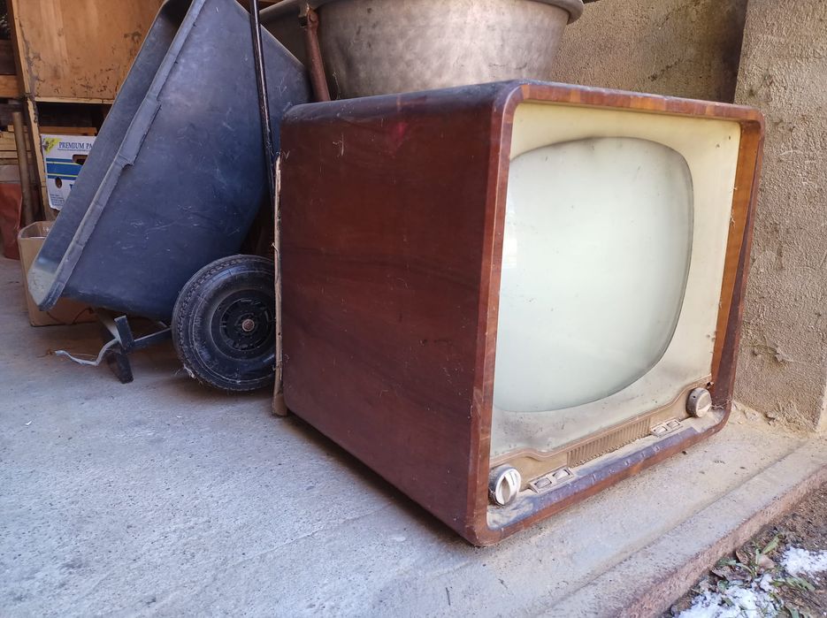 telewizor retro Tesla narcis 4208U-6 lata 60-e