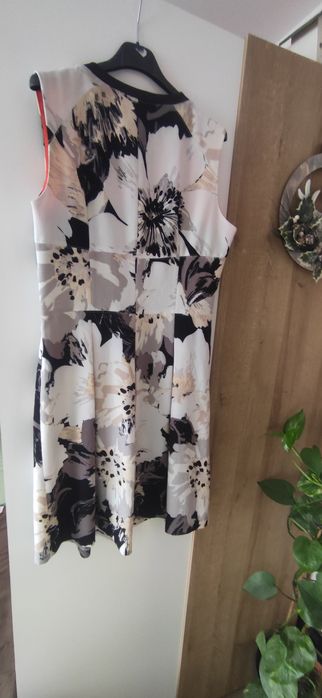 Sukienka w kwiaty Next r 40
