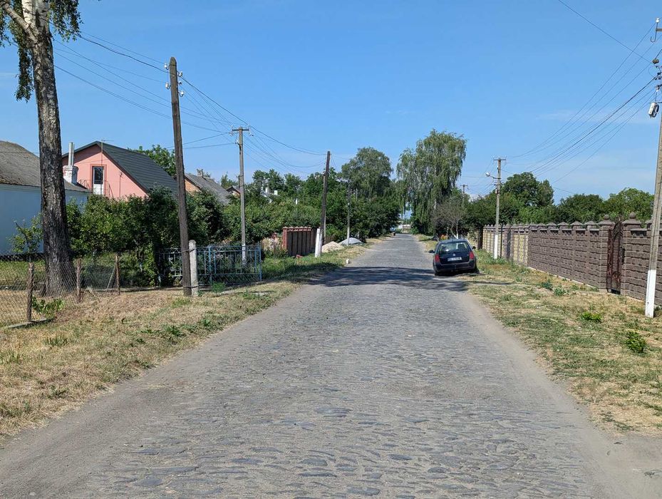 Продається будинок у мальовничому селі Франівка (Симонів), активна частина села