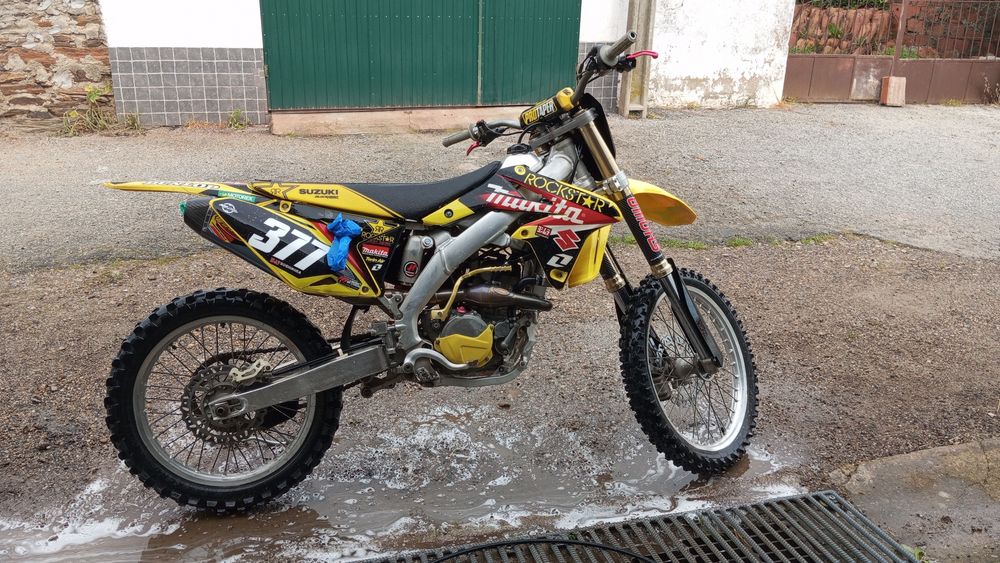 Suzuki RMZ 250 (Injeção)