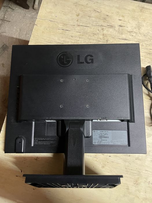 Vendo monitor de computador LG Flatron L1919S-SF