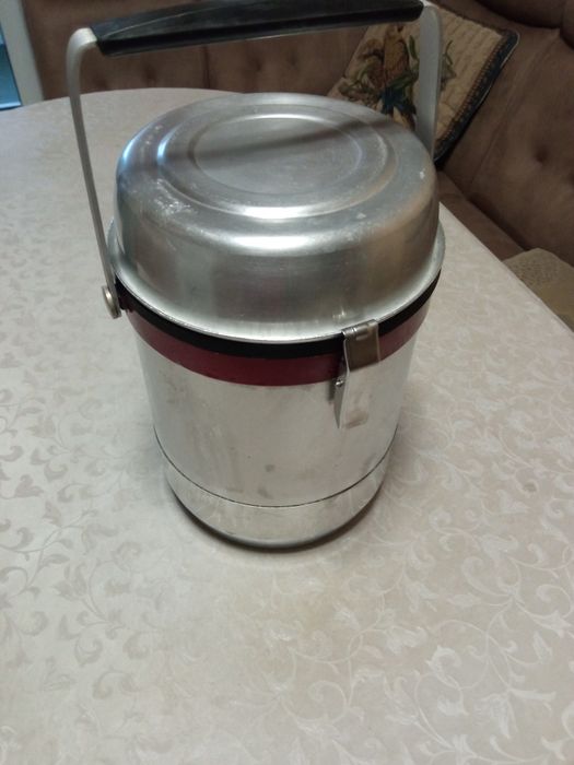 Термос  для їжі .