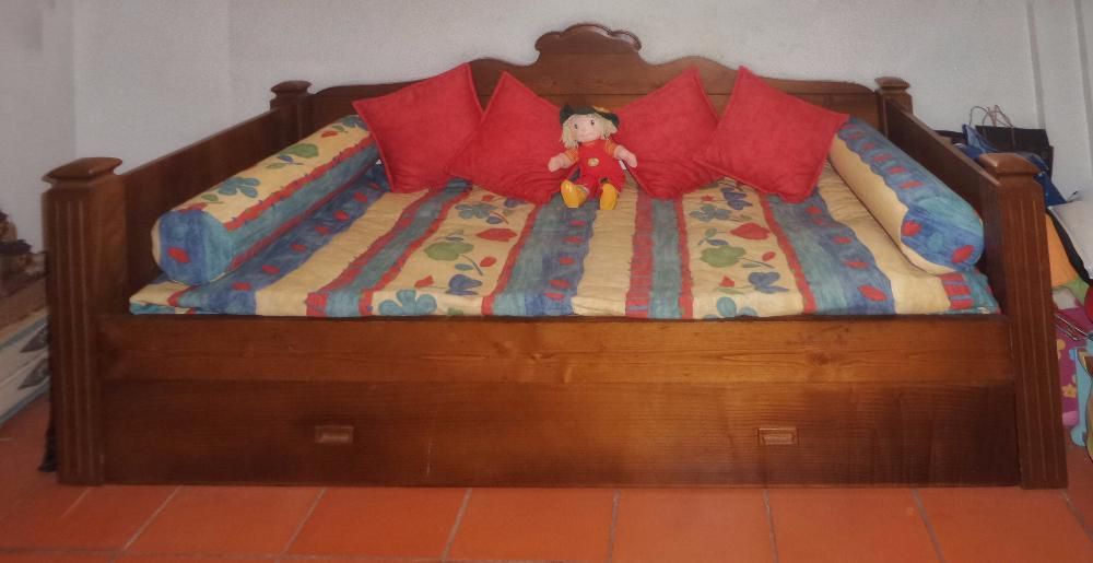 Quarto ou escritorio. TUDO 868€. 2 peças desde 588€.