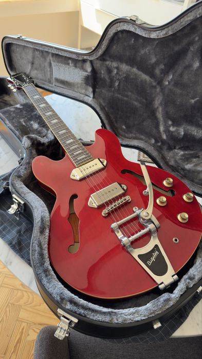 Epiphone Casino Std Cherry c/ Bigsby + Hardcase