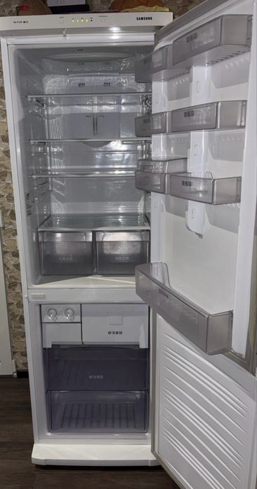 Холодильник SAMSUNG no frost