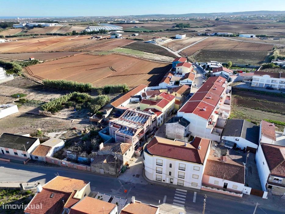 Apartamento T2 com Varanda & Parqueamento Privado, a 1 km da P...
