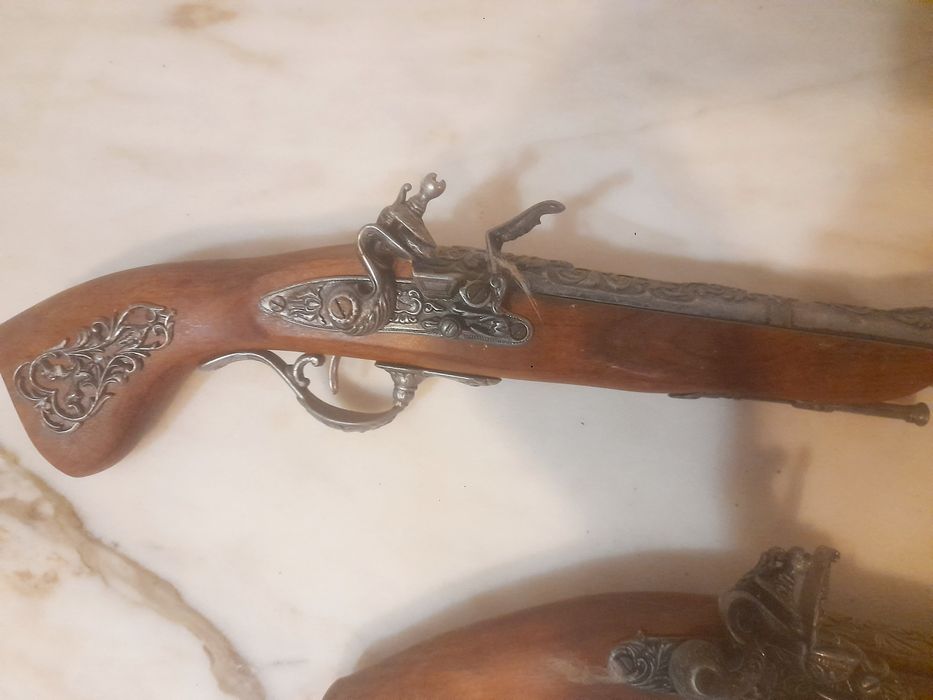 Conjunto de 2 Réplicas Pistolas de Pederneira Antigas