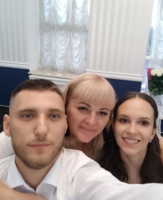 Ведуча, музика, діджей, тамада на  свято, виїздне музичне привітання