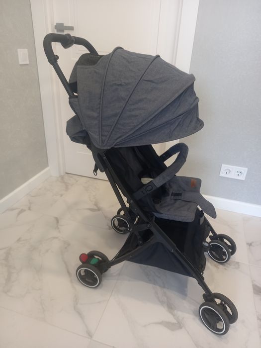 Прогулочна Bugs  в гарному стані