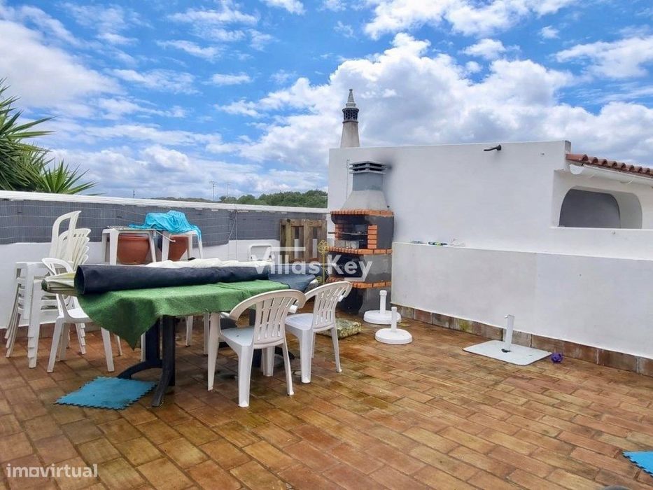 Moradia 3 Quartos,Geminada em Almadena, Algarve.