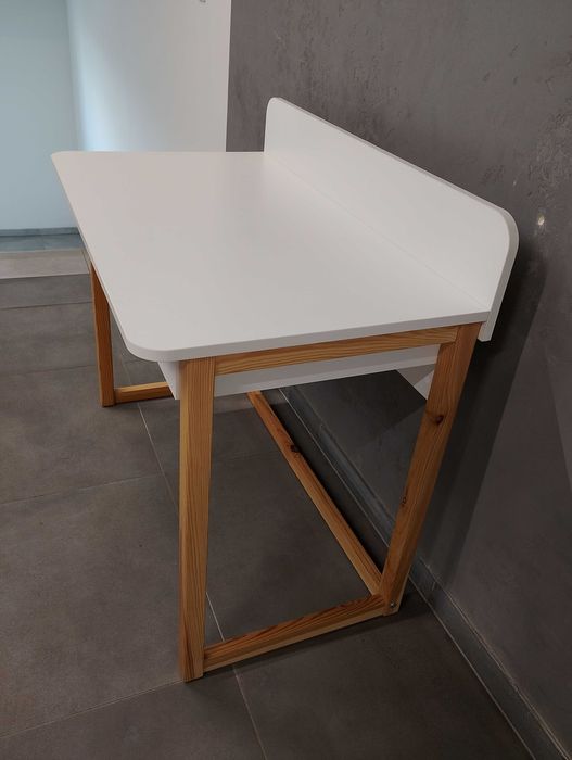 Biurko Verysimpl B-DES8 z szufladami i ogranicznikiem 100 x 58 x 75 cm