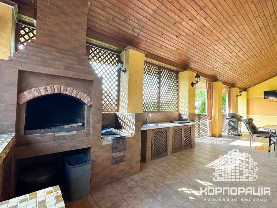 Продаж готового будинку, 280 м2,  28 соток, с.Галоч, 11 км до Ужгорода