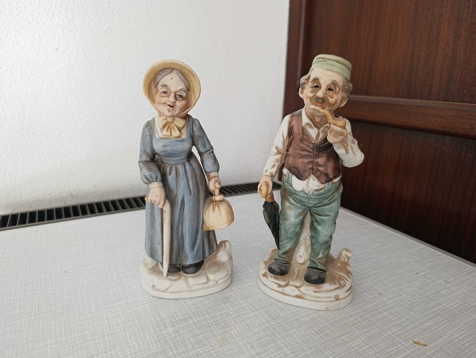 Estatuetas de cerâmicas