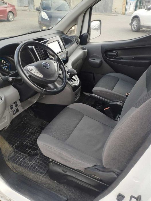 Nissan e-NV200 2015