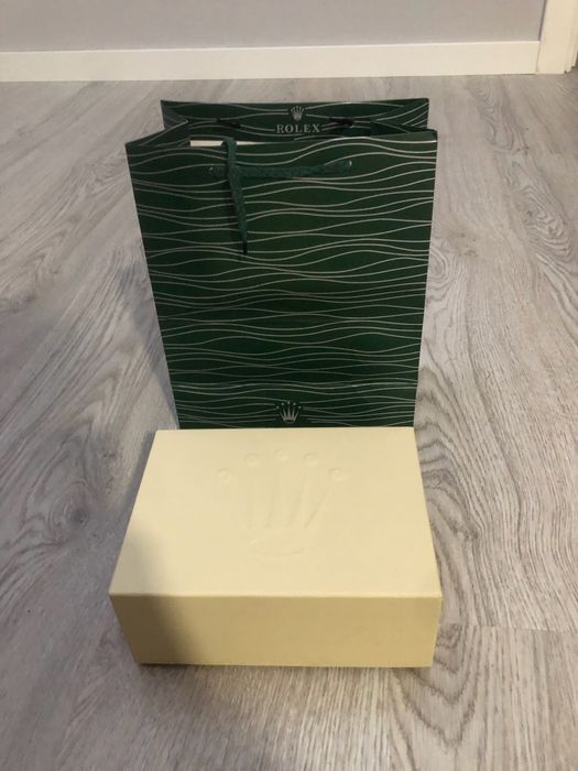 Rolex preto e vermelho