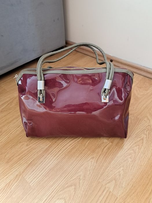 Torebka z lakierowanej skóry Accessoires