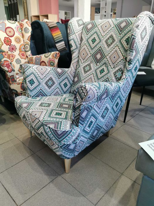 Fotel uszak kwiaty kolory hiszpański żakard