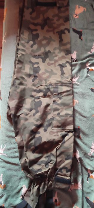 Spodnie Gore-Tex na złą pogodę konfekcjoner