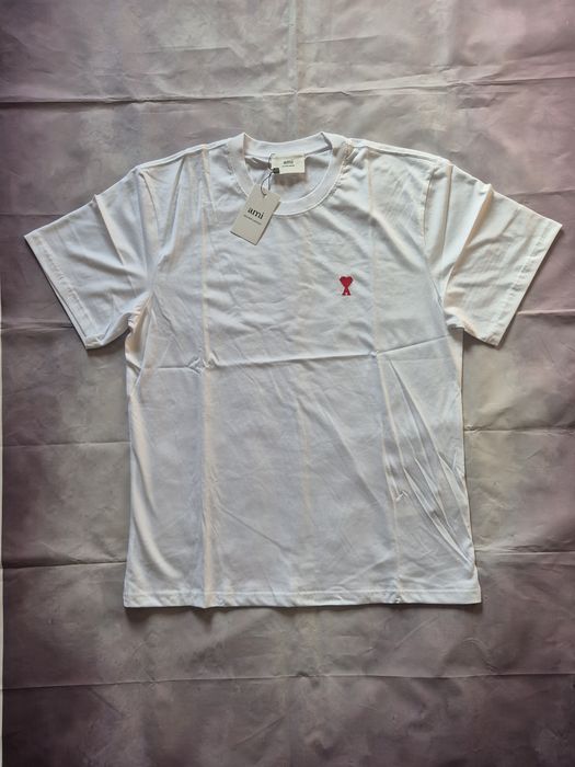 Stock de t-shirts AMI