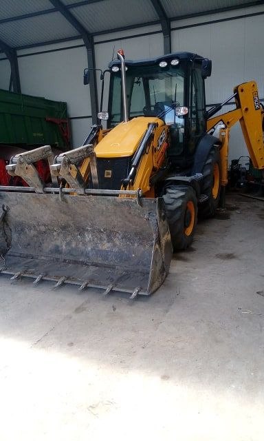 Usługi koparko ładowarką Koparka JCB Września i okolice Sianie oranie