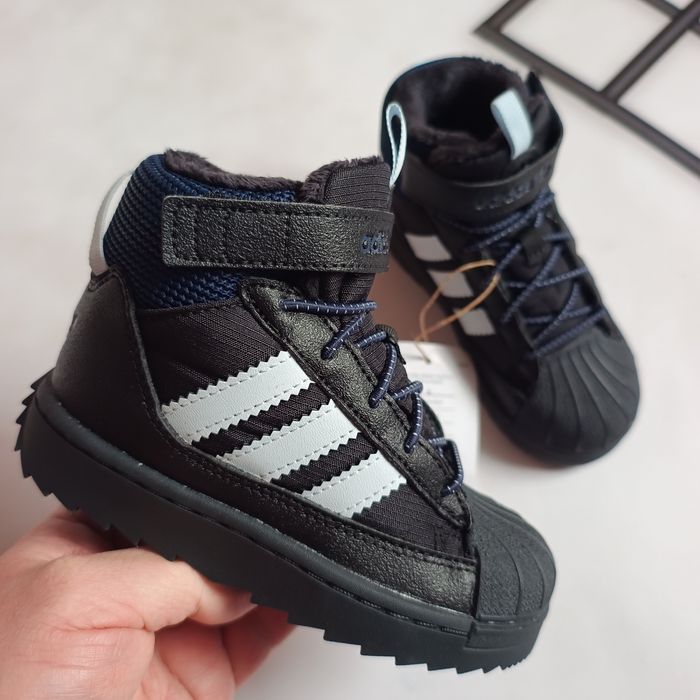 Нові оригінальні зимові черевики для хлопчика Adidas Superstar р22,23.5,25,25.5, заміри устілок є на фото