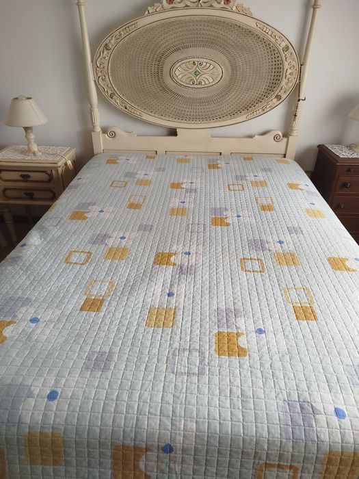 Cama lacada  casal palhinha