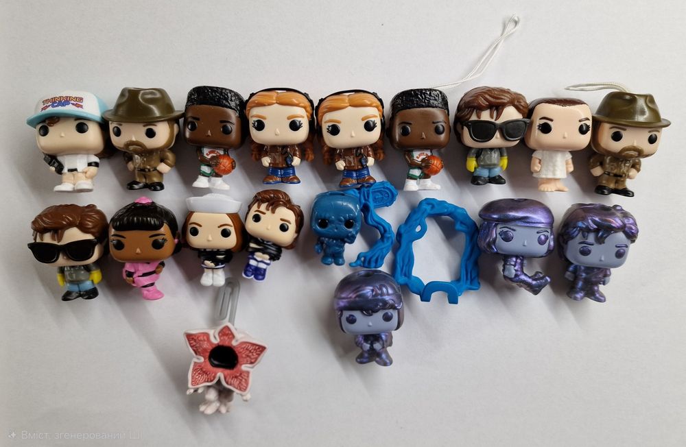 Фігурки Kinder Stranger Things продам поштучно