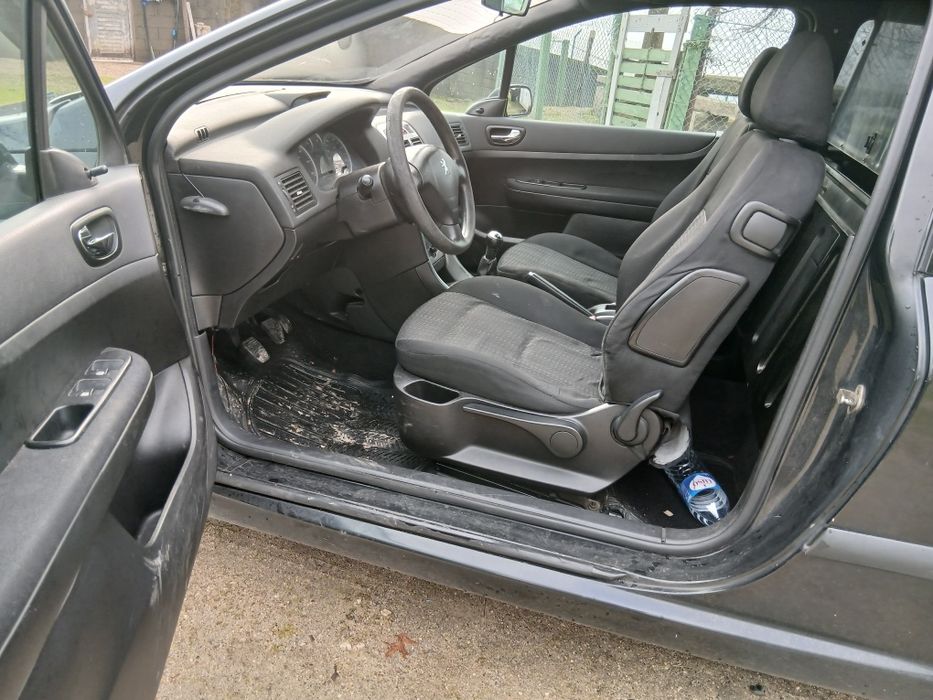 Vendo peugeot 307 comercial do ano 2004 em bom estado