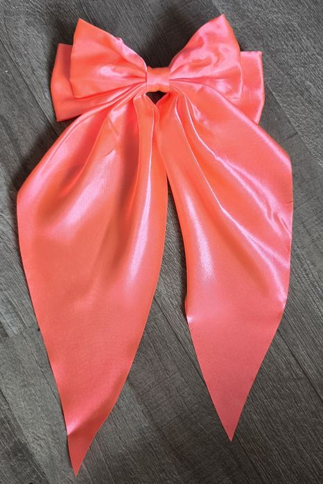 Elegancka duża neonowa spinka z kokardą kokarda