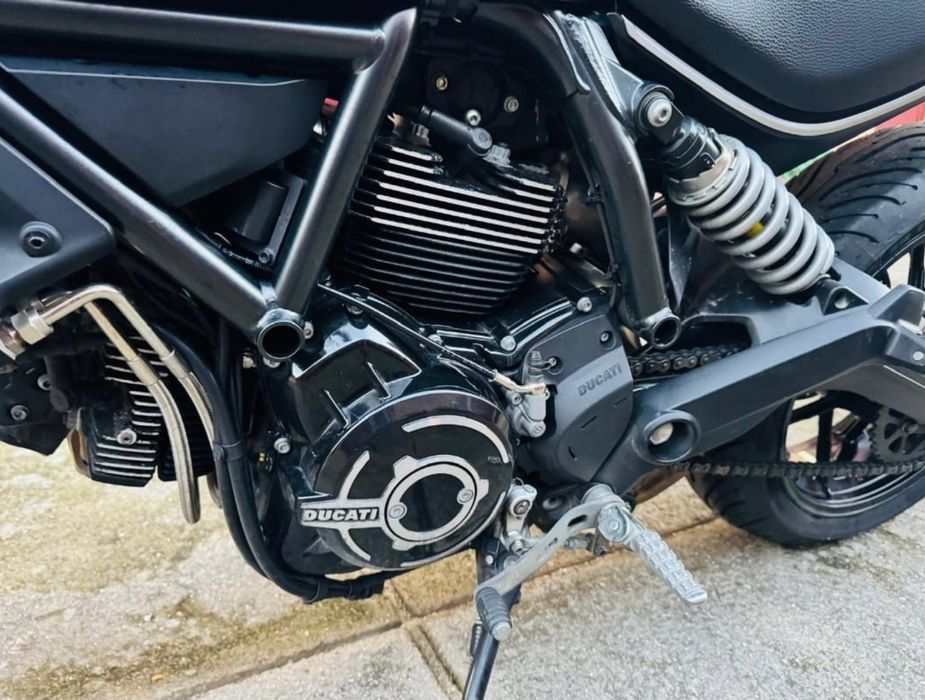 Ducati scrambler 800cc aceito propostas par vend ou troc aceito retoma