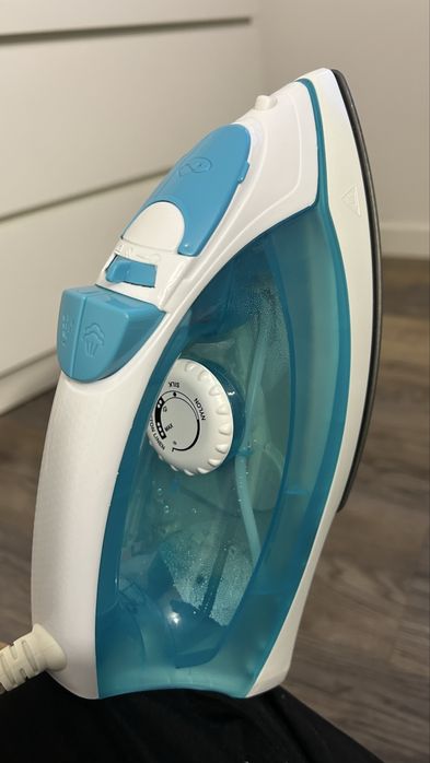 Ferro de engomar Kunft 1200W – pouco usado – 15€