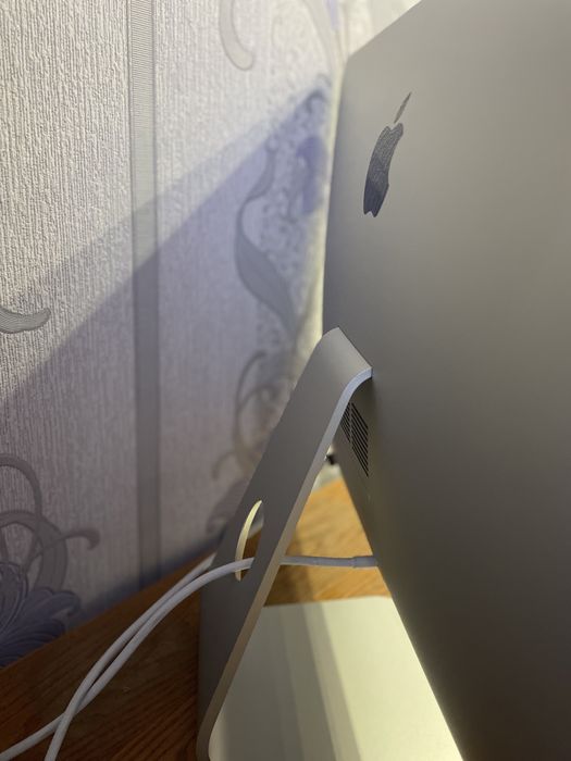 iMac (Retina 5k, 27-inch, Late 2015)