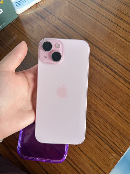 Iphone 15 cor de rosa