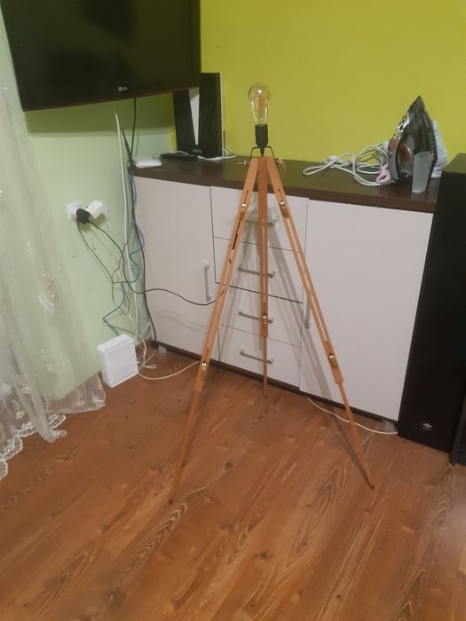 Lampa na statywie vintage loft