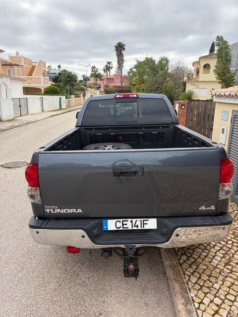 Carrinha Toyota Tundra mais grande que um Hi-Lux