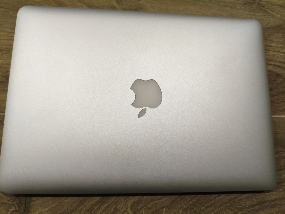 MacBook pro 2015 8gb 1tb