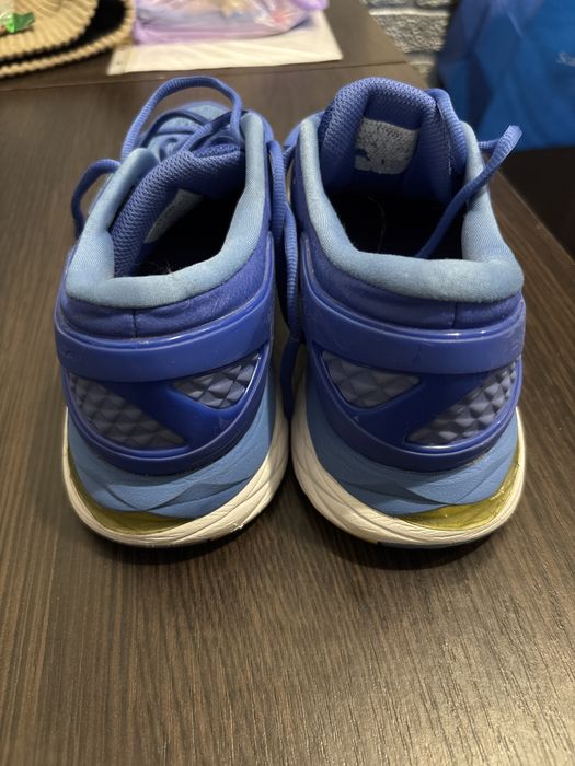 Кросівки asics для бігу!