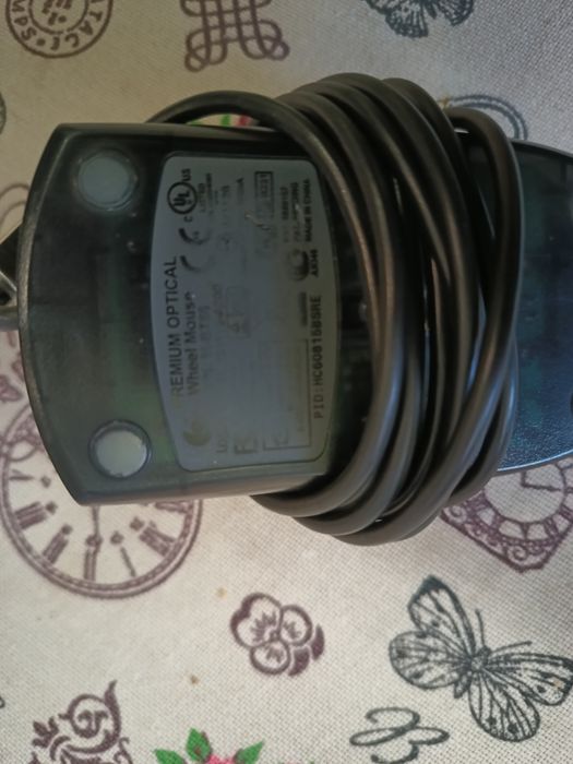 Продам лот 3 робочі  клавіатури та 2 миші