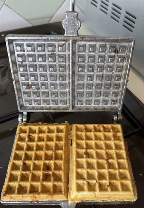 Вафельница треугольник бельгийская венская для выпечки печенья на газу