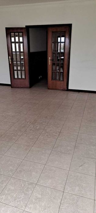 Arrenda-se apartamento