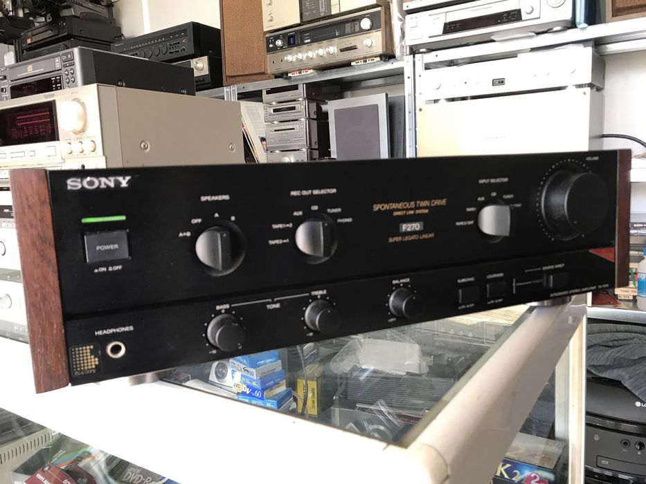 Sony TA-F270 Amplificador integrado.