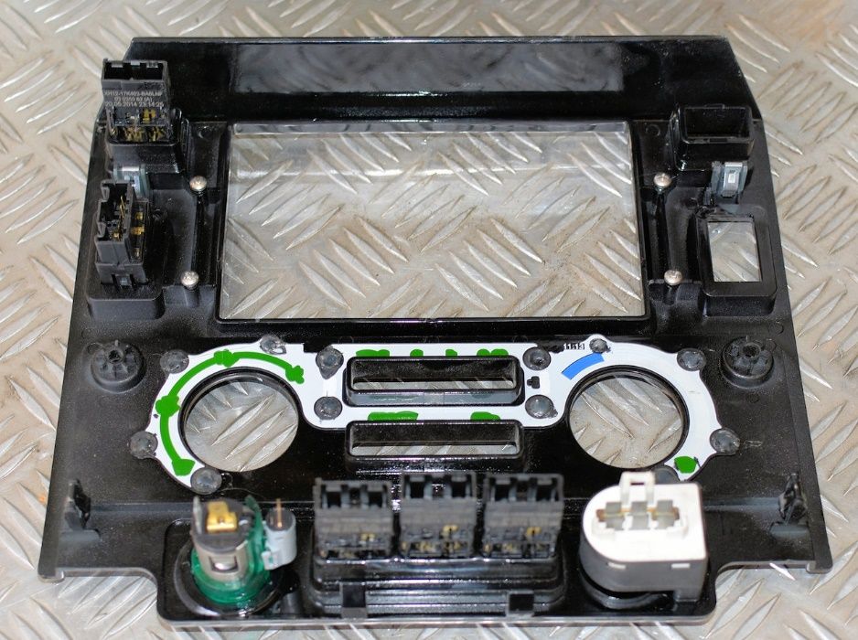 Konsola środkowa Defender Piano Black