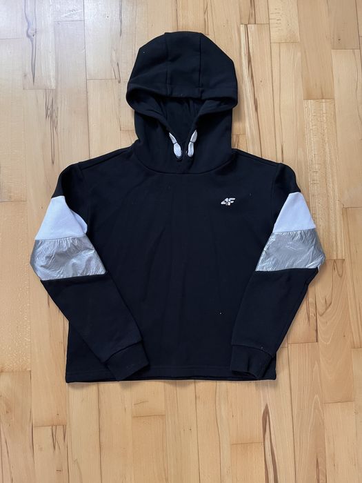 Okazja - Bluza 4F w roz. 146 cm