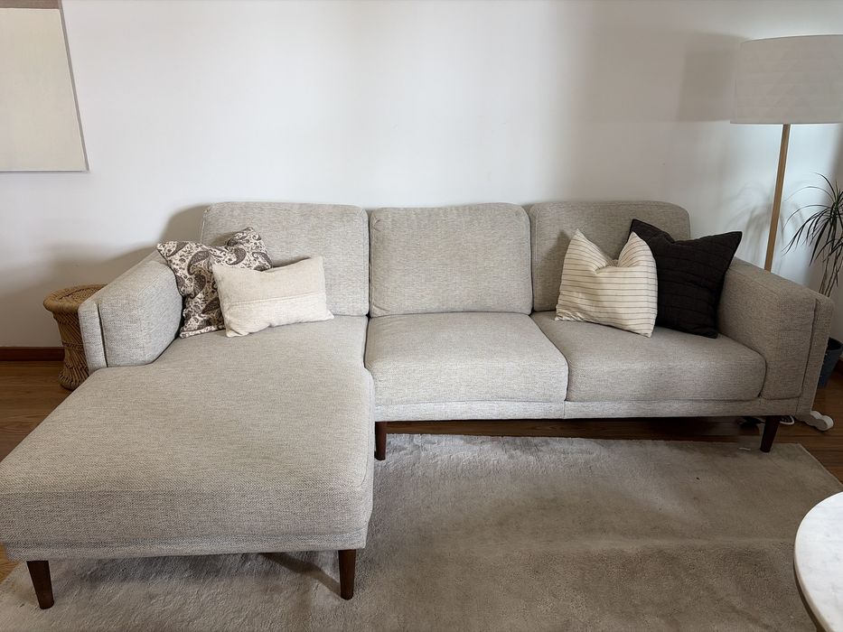 Sofa em excelentes condicoes - gato preto