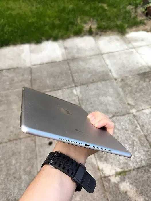 Apple iPad Air 2 128 GB, Space Gray (A1567). для навчання хороший стан