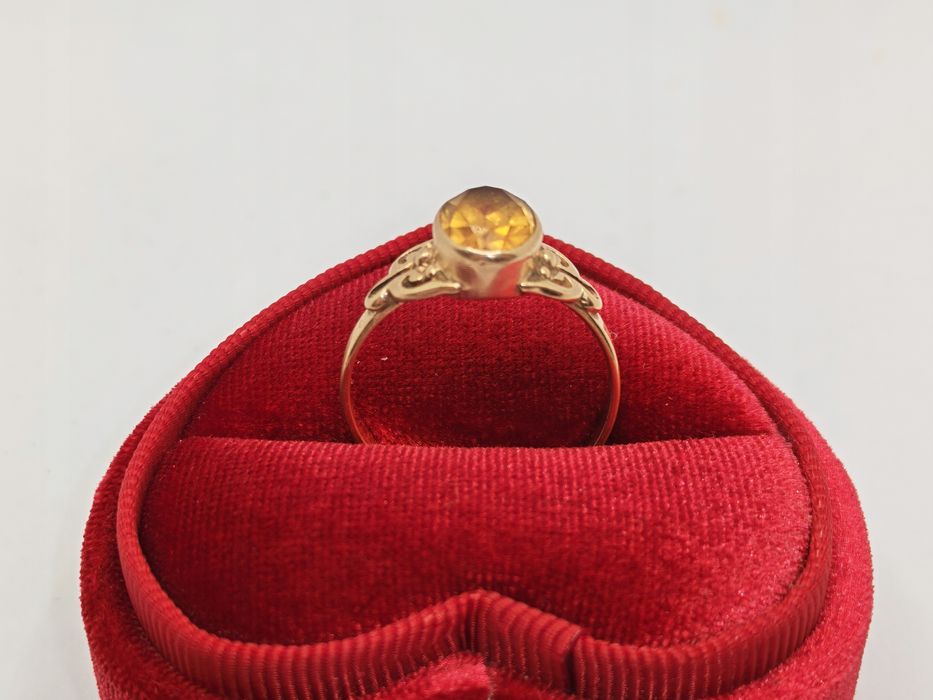 Złoty pierścionek pr. 583 waga 3,18g rozmiar 19 używany