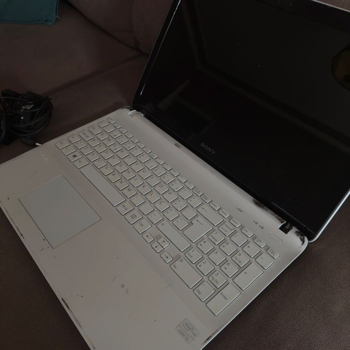 Sony vaio SVF152A29M