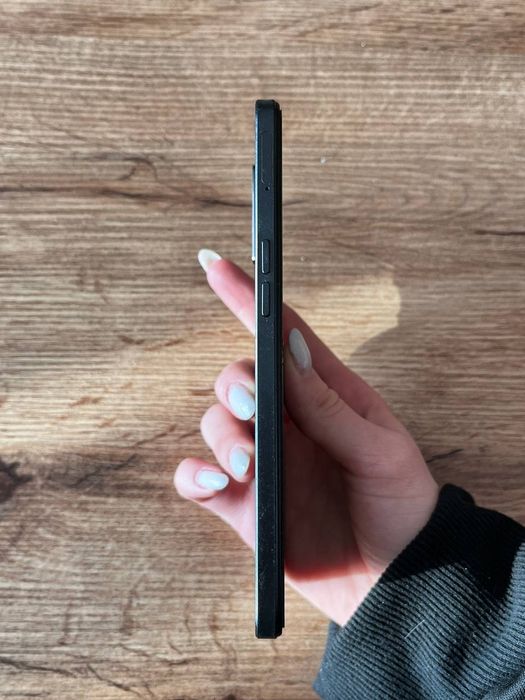 Продам телефон OPPO Reno7