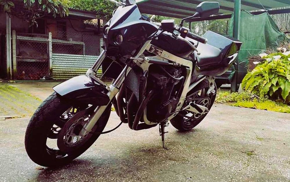 Vendo moto suzuki gsx R ano 1989